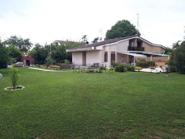 casa indipendente in vendita a Roma in zona Prenestino-Centocelle