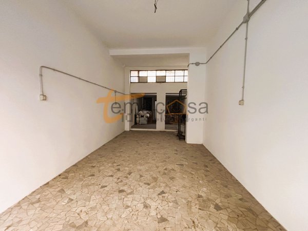 locale di sgombero in vendita a Roma in zona Tuscolano