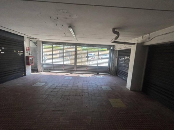 negozio in vendita a Roma in zona Mostacciano