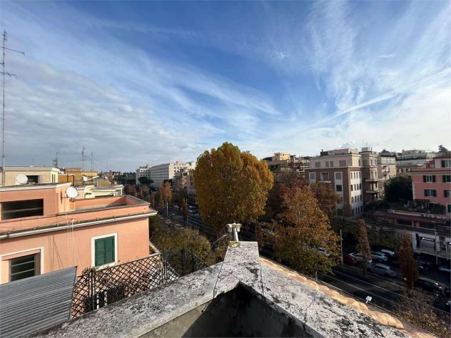 attico in vendita a Roma in zona San Saba - Ripa