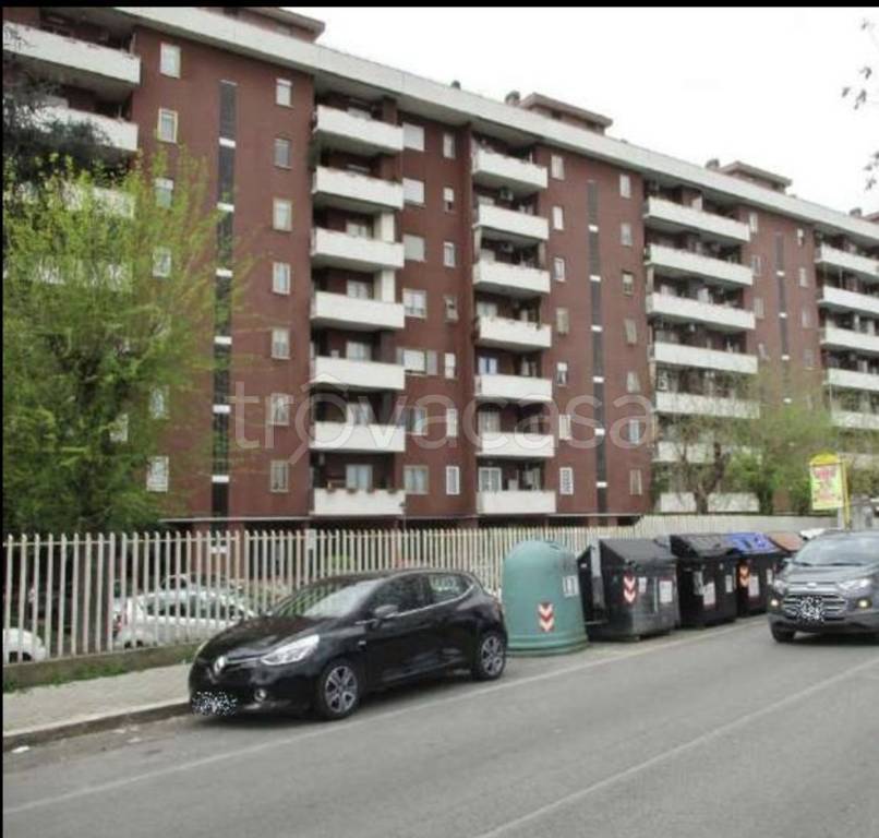 appartamento in vendita a Roma in zona Cinecittà