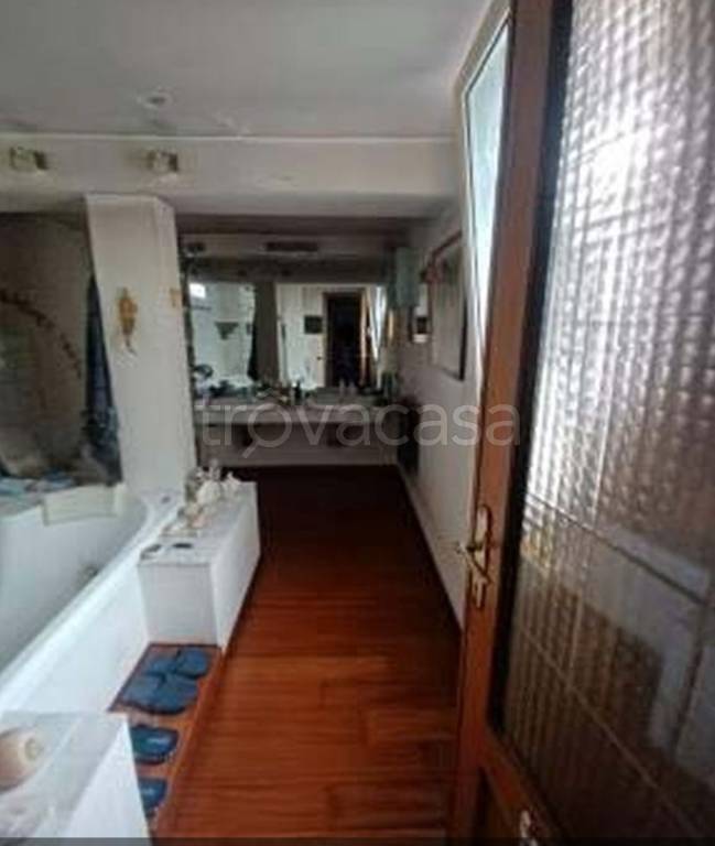 appartamento in vendita a Roma in zona Appio Claudio