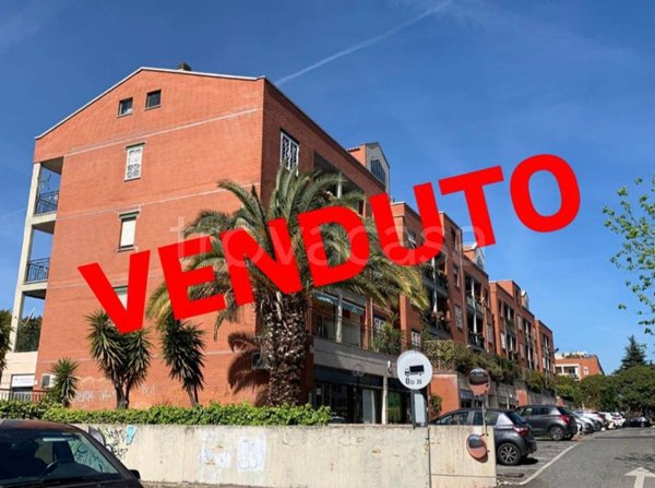 appartamento in vendita a Roma in zona Spinaceto