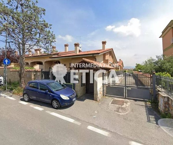 casa indipendente in vendita a Roma in zona Ponte di Nona
