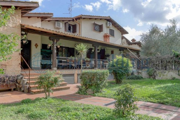 casa indipendente in vendita a Roma in zona Castel di Leva