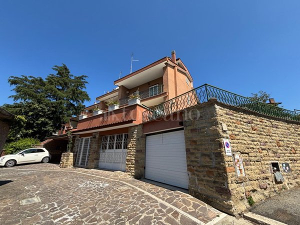 villa in vendita a Roma in zona Tre Pini - Poggio dei Fiori