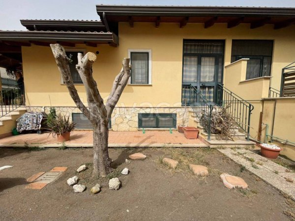 casa indipendente in vendita a Roma in zona Ostia Antica