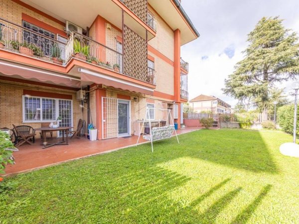 appartamento in vendita a Roma in zona Appio Claudio