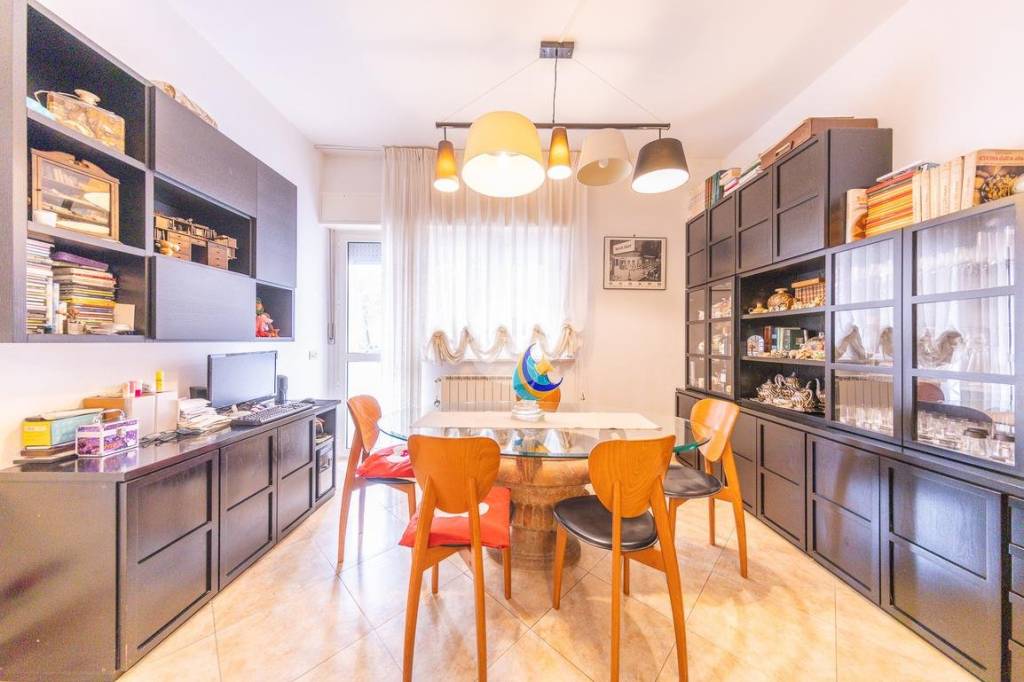 appartamento in vendita a Roma in zona Appio Pignatelli