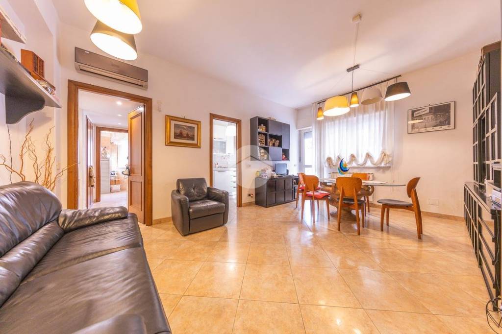 appartamento in vendita a Roma in zona Appio Pignatelli