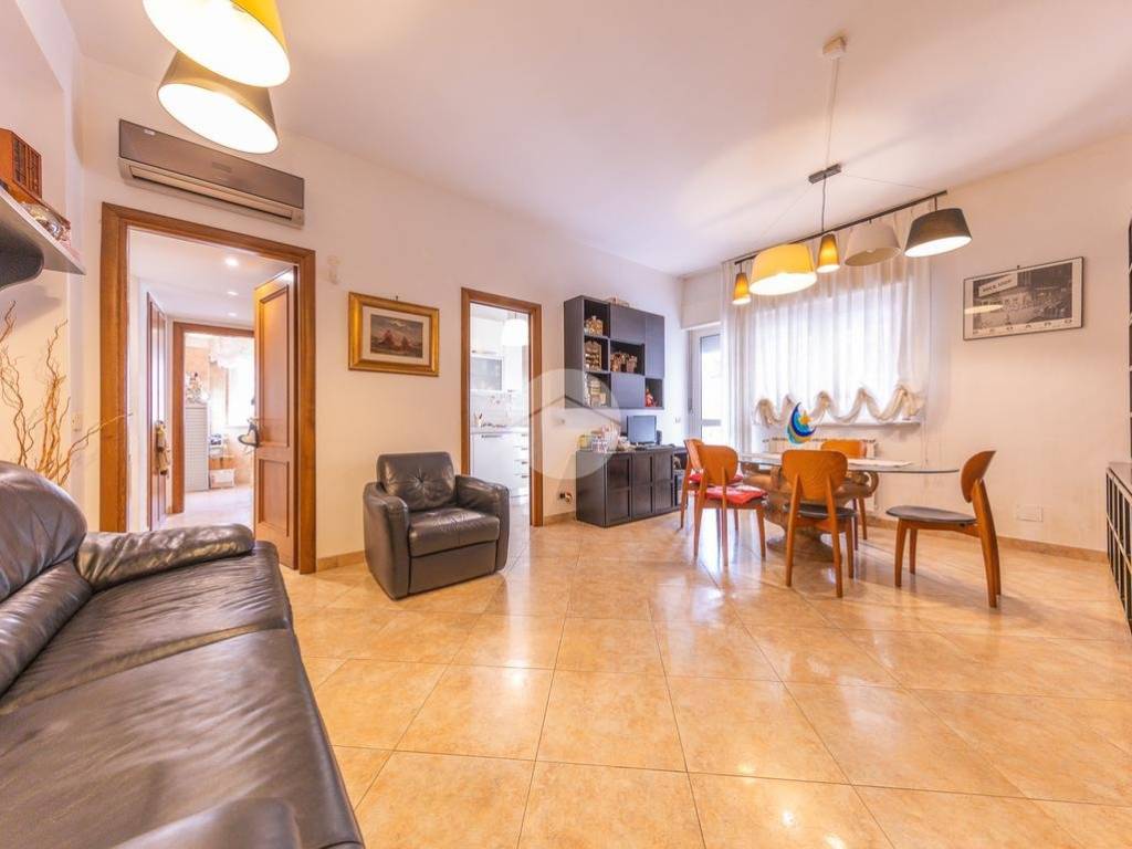 appartamento in vendita a Roma in zona Appio Pignatelli