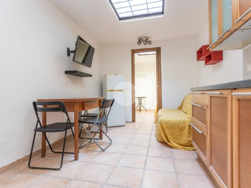 appartamento in vendita a Roma in zona Appio Pignatelli