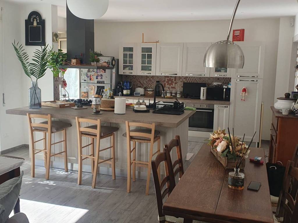 appartamento in vendita a Roma in zona Ostia
