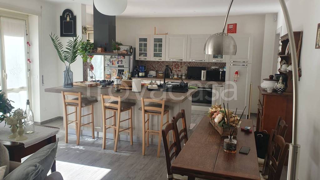 appartamento in vendita a Roma in zona Ostia