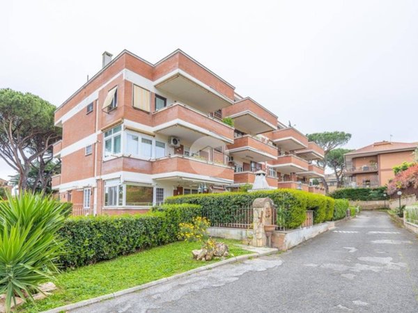 appartamento in vendita a Roma in zona Appio Claudio