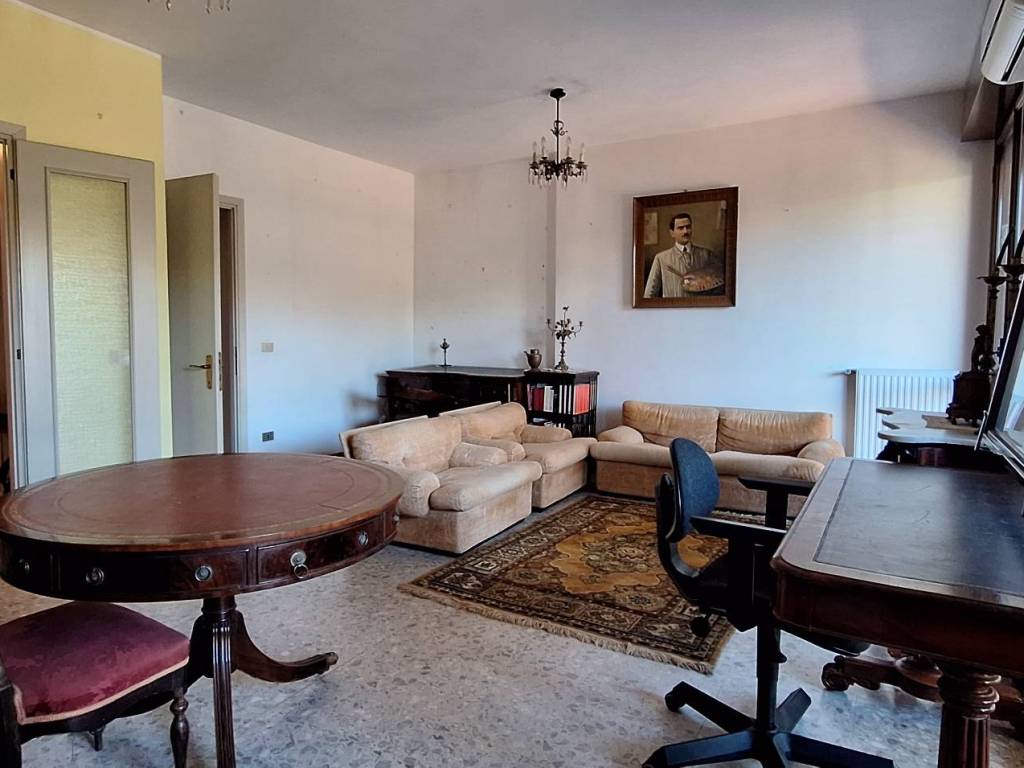 appartamento in vendita a Roma in zona EUR