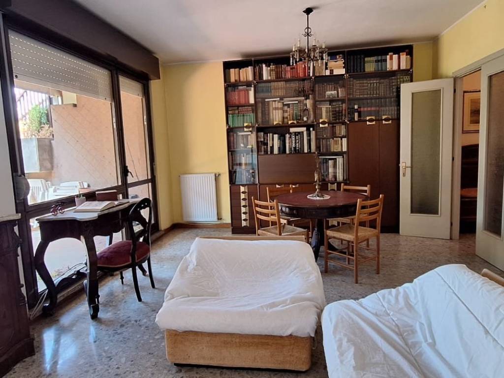 appartamento in vendita a Roma in zona EUR