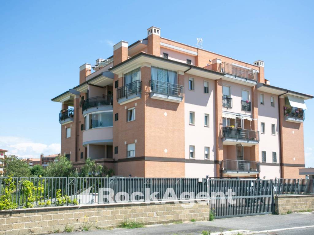 appartamento in vendita a Roma in zona Mezzocammino