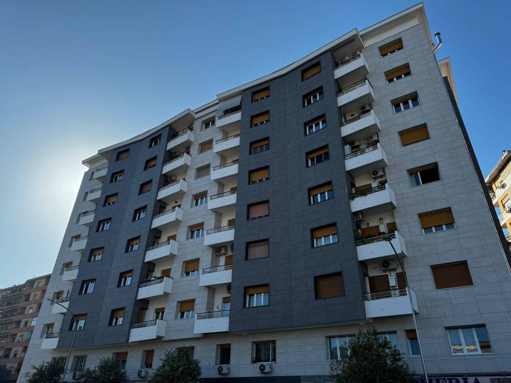 appartamento in vendita a Roma in zona Tuscolano