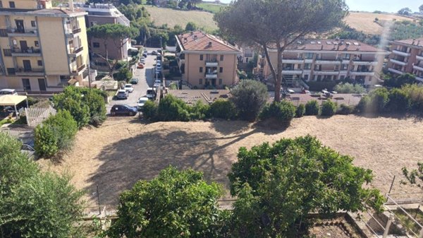 negozio in vendita a Roma in zona Ardeatino