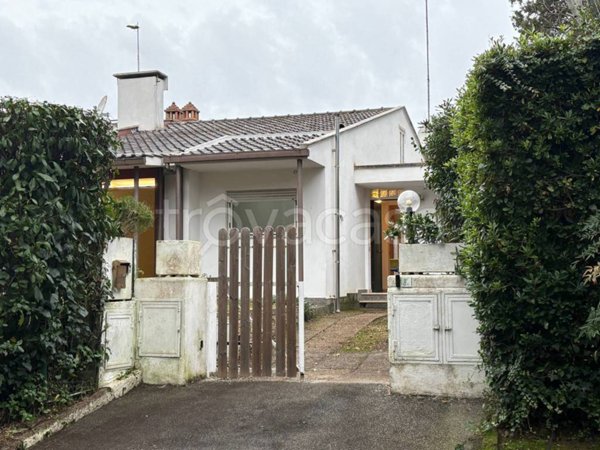 casa indipendente in vendita a Roma in zona Tor di Quinto