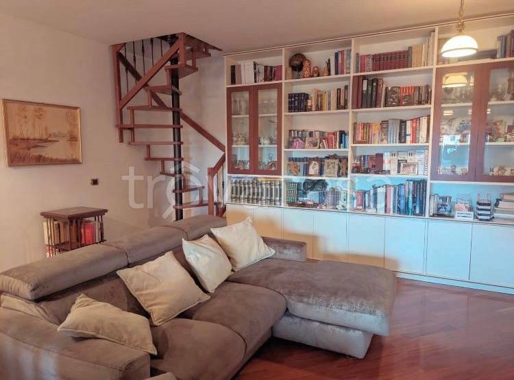 appartamento in vendita a Roma in zona Mezzocammino