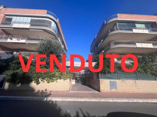 appartamento in vendita a Roma in zona Mezzocammino