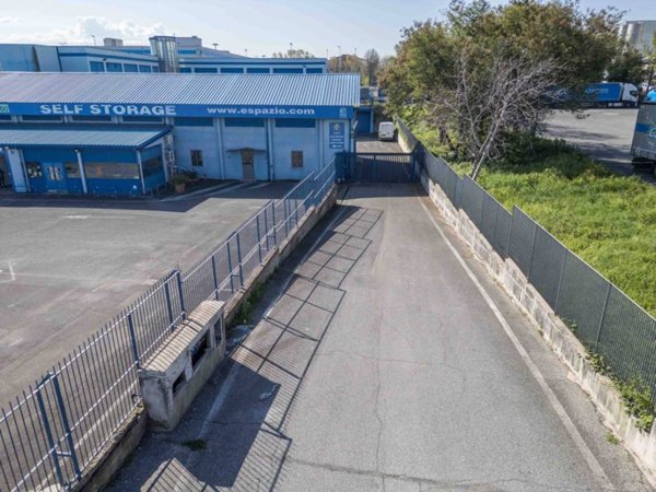 capannone in vendita a Roma in zona EUR