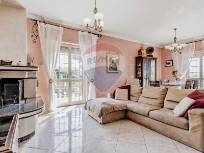 casa indipendente in vendita a Roma in zona Collatino