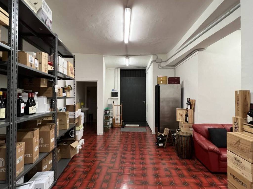 locale commerciale in vendita a Roma