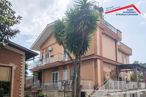 appartamento in vendita a Roma in zona Axa