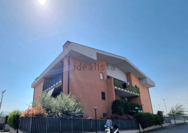appartamento in vendita a Roma in zona Castelverde