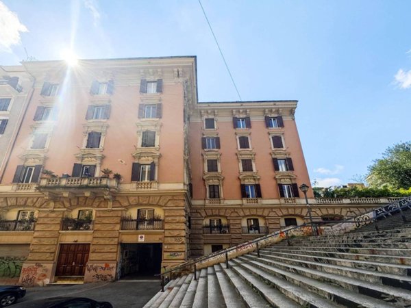appartamento in vendita a Roma in zona Gianicolense
