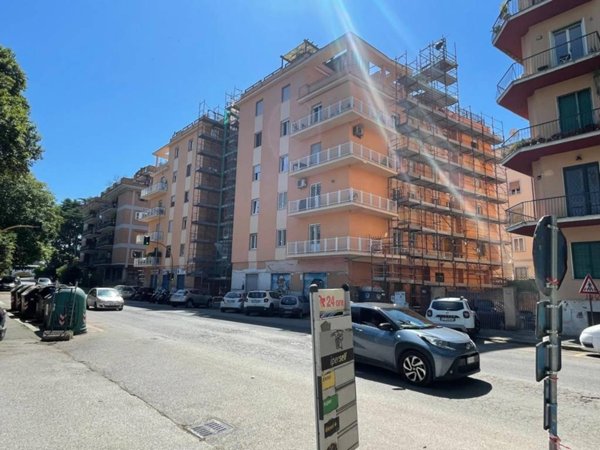 appartamento in vendita a Roma in zona Ostiense