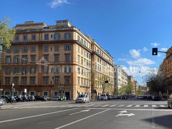 negozio in vendita a Roma in zona Rione Prati