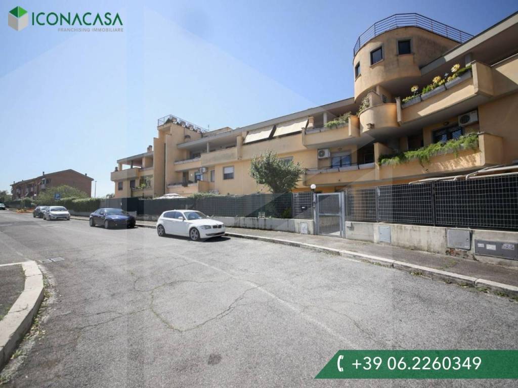 appartamento in vendita a Roma in zona Castelverde