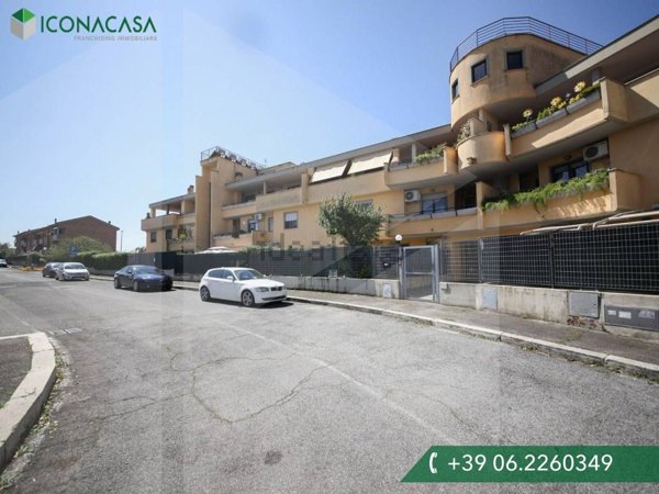 appartamento in vendita a Roma in zona Castelverde