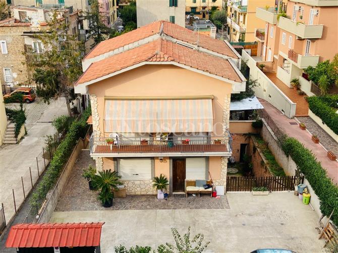 casa indipendente in vendita a Roma in zona Alessandrino