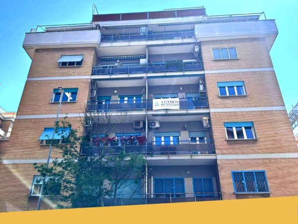 appartamento in vendita a Roma in zona Ostia