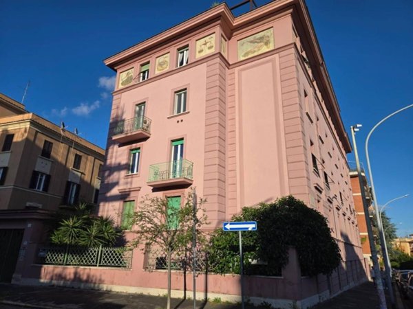appartamento in vendita a Roma in zona Tuscolano