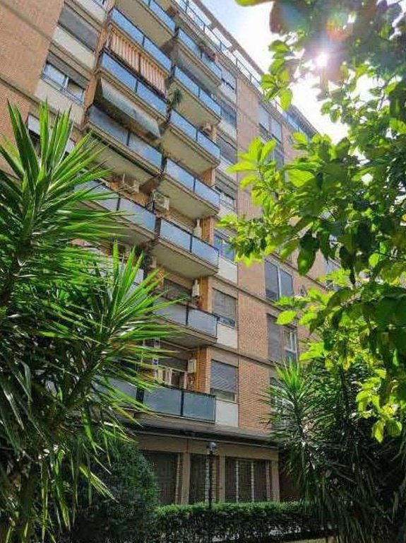 appartamento in vendita a Roma in zona Ostiense