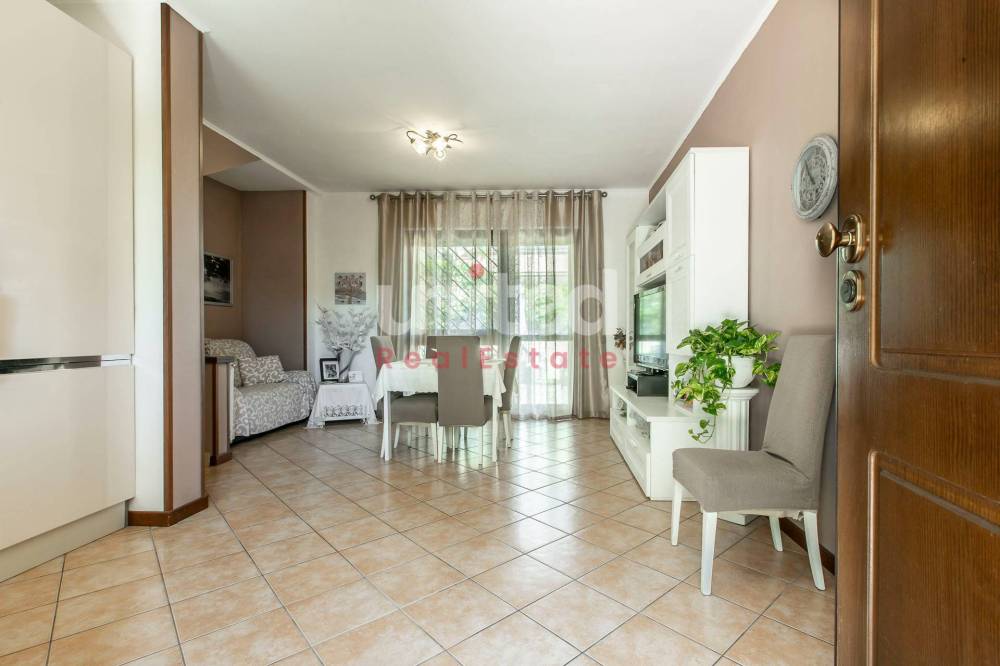 appartamento in vendita a Roma in zona Acilia