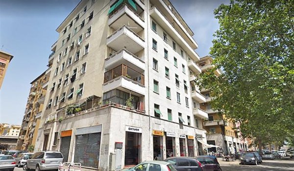 esavano in vendita a Roma in zona Prenestino-Labicano