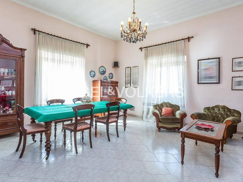 appartamento in vendita a Roma in zona Esquilino
