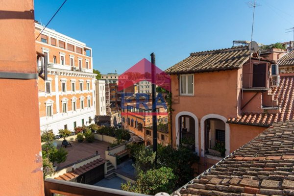 appartamento in vendita a Roma in zona Trastevere