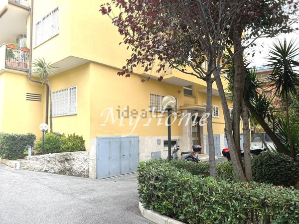 appartamento in vendita a Roma in zona EUR