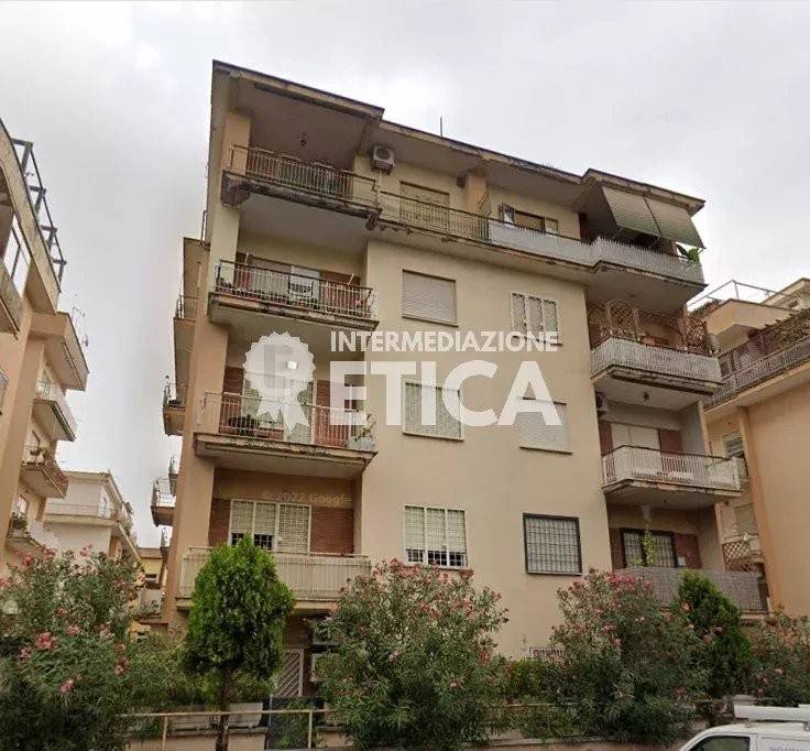 appartamento in vendita a Roma in zona Gianicolense