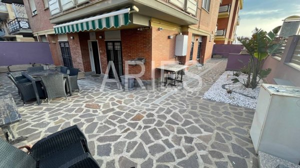 appartamento in vendita a Roma in zona Ostia Antica