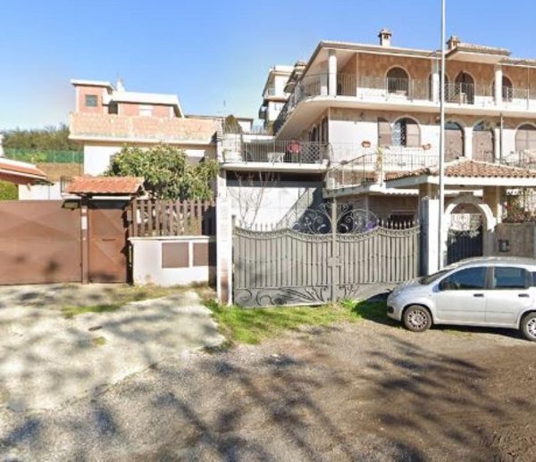 appartamento in vendita a Roma in zona Ostia