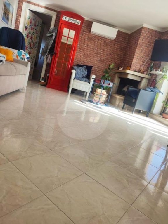 appartamento in vendita a Roma in zona Torre Angela